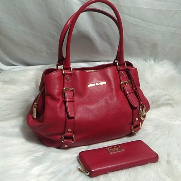 Michael Kors Handbags - FINAL SALE! Michael Kors Bedford Satchel W Matching Wallet Gently Used
